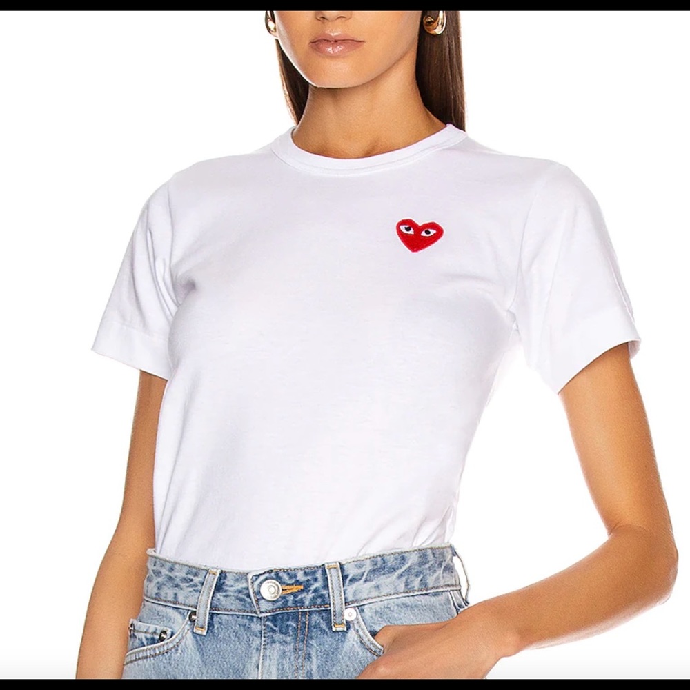 Commes des Garcons PLAY red emblem t-shirt